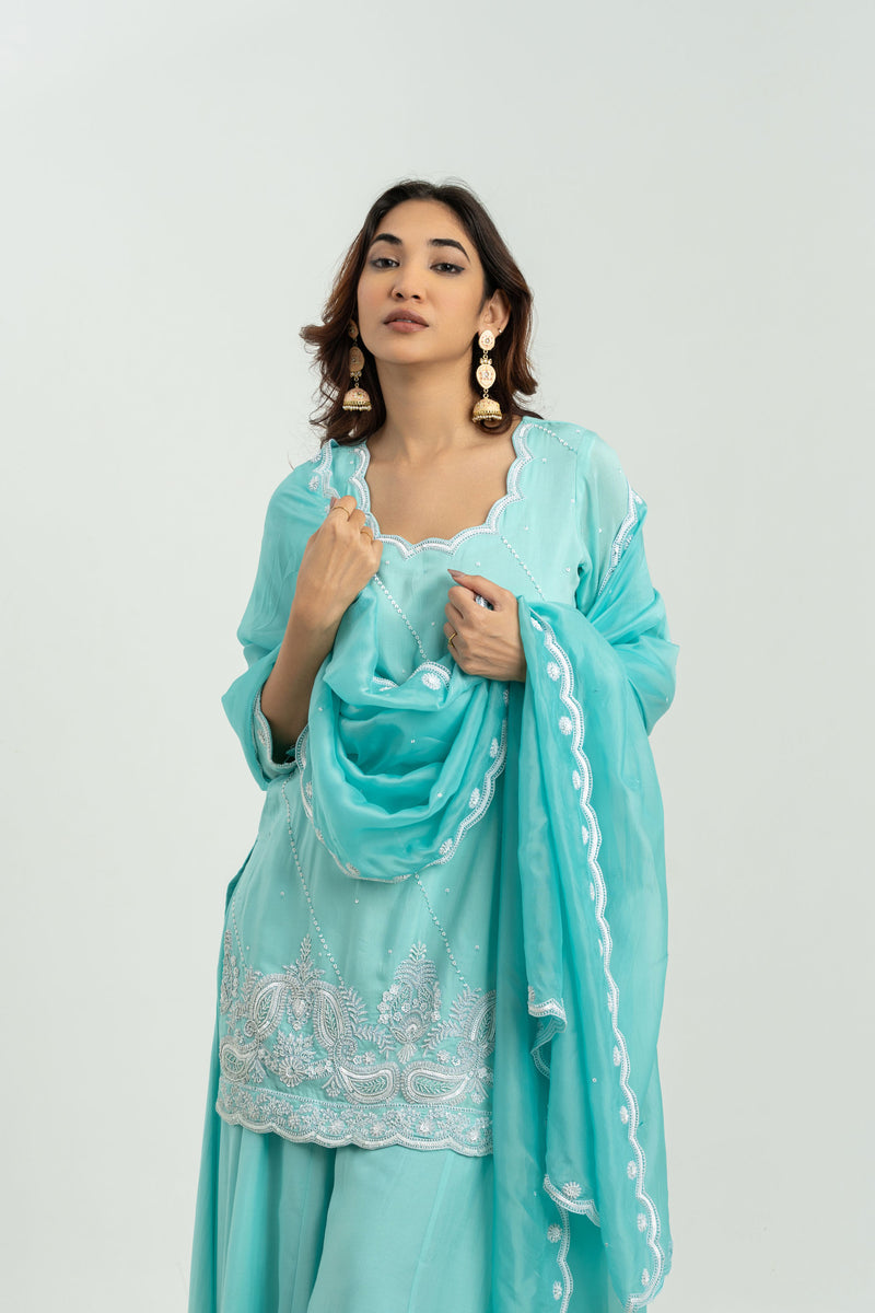 TURQUOISE SCALLOPED KURTA SET